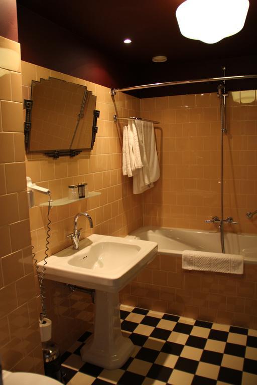 איימאודן Augusta Hotel מראה חיצוני תמונה