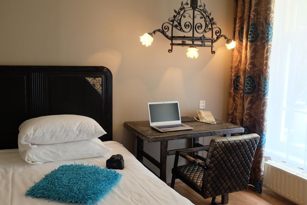 איימאודן Augusta Hotel חדר תמונה
